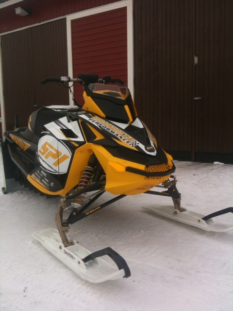 Kjellas mack / Straightline Performance Dealer